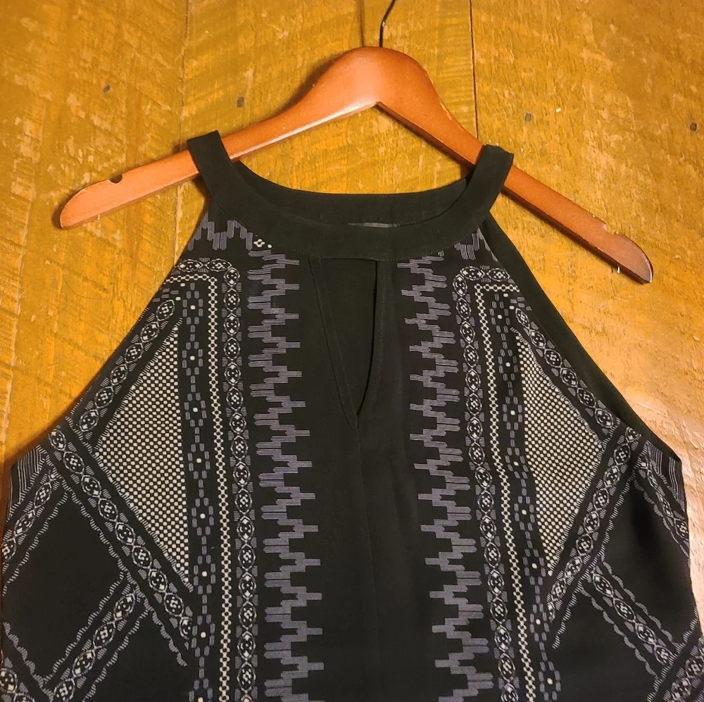 Sanctuary sleeveless v neck chic and sexy dress Sm - Picture 4 of 8